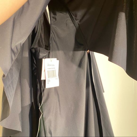 Raisins Curve Black Stingray Plus One Piece Swimsuit 22W - Picture 11 of 15